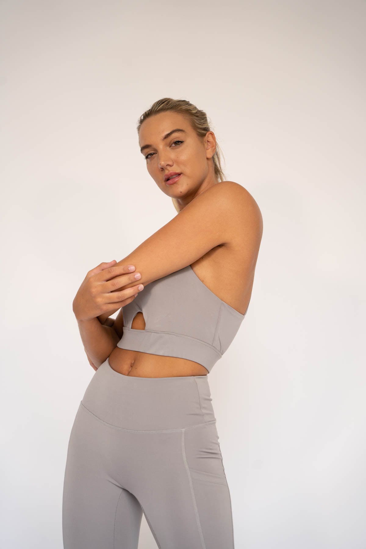 Lilly Strappy Sports bra ultimate grey XS S M L XL